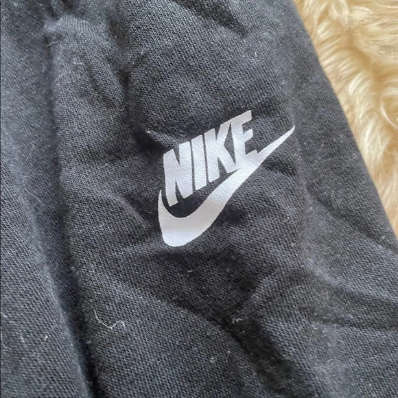 Nike Joggers - Picture 4 of 4
